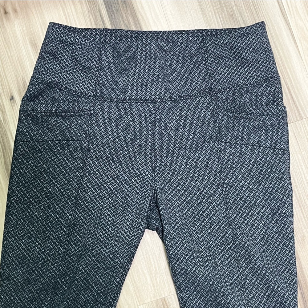 Athleta Gray/Black Skinny Slacks Size Medium - Picture 2 of 8